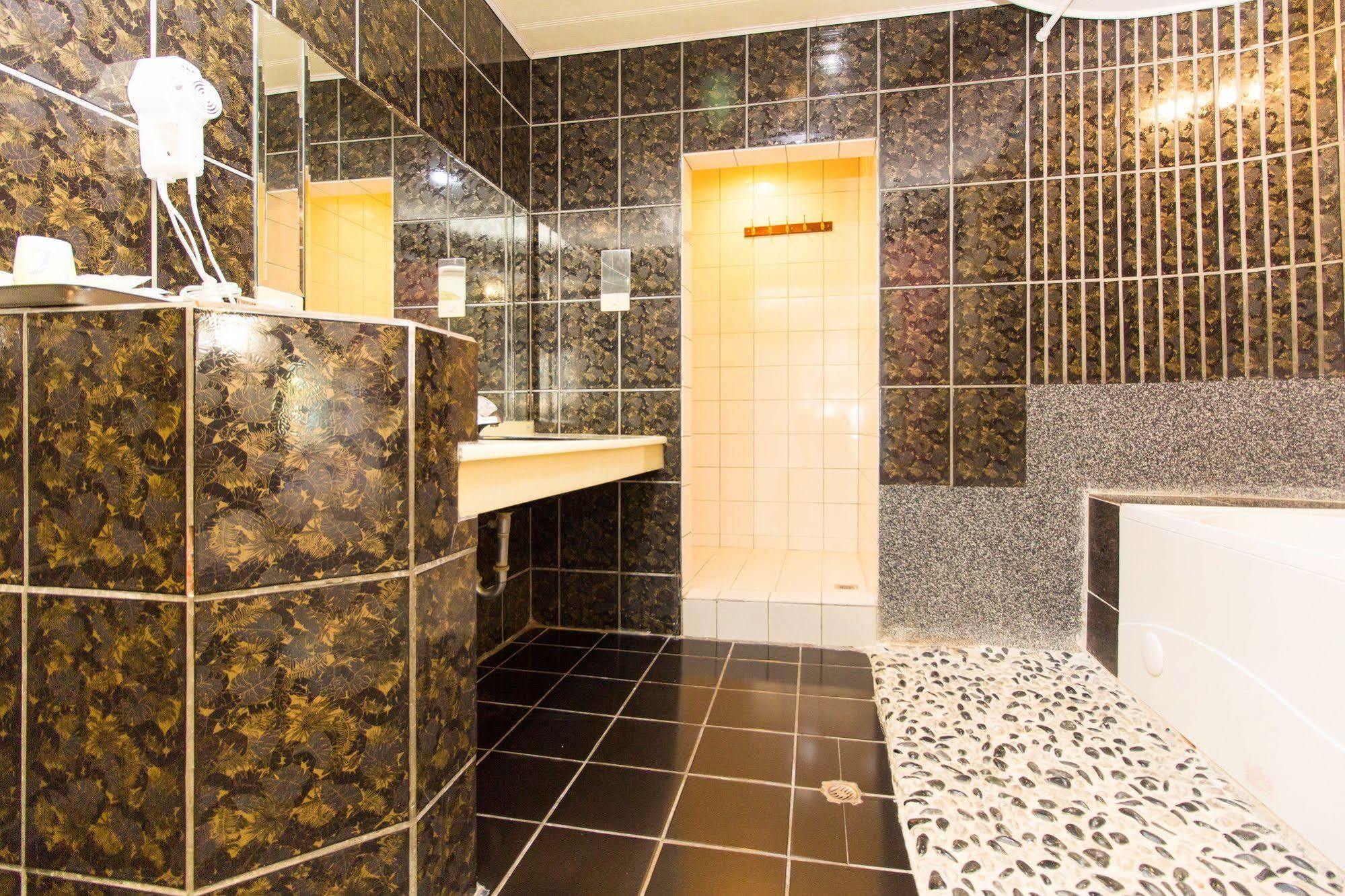 Day Chen Hotel Yilan Dış mekan fotoğraf