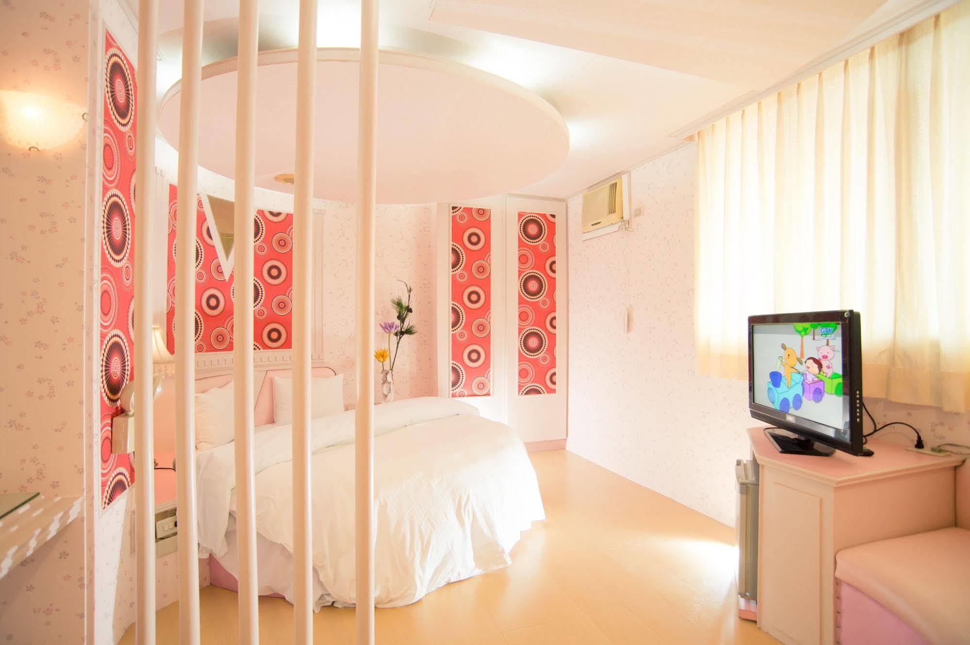 Day Chen Hotel Yilan Dış mekan fotoğraf