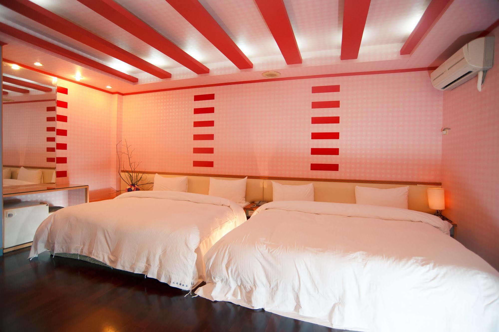 Day Chen Hotel Yilan Dış mekan fotoğraf